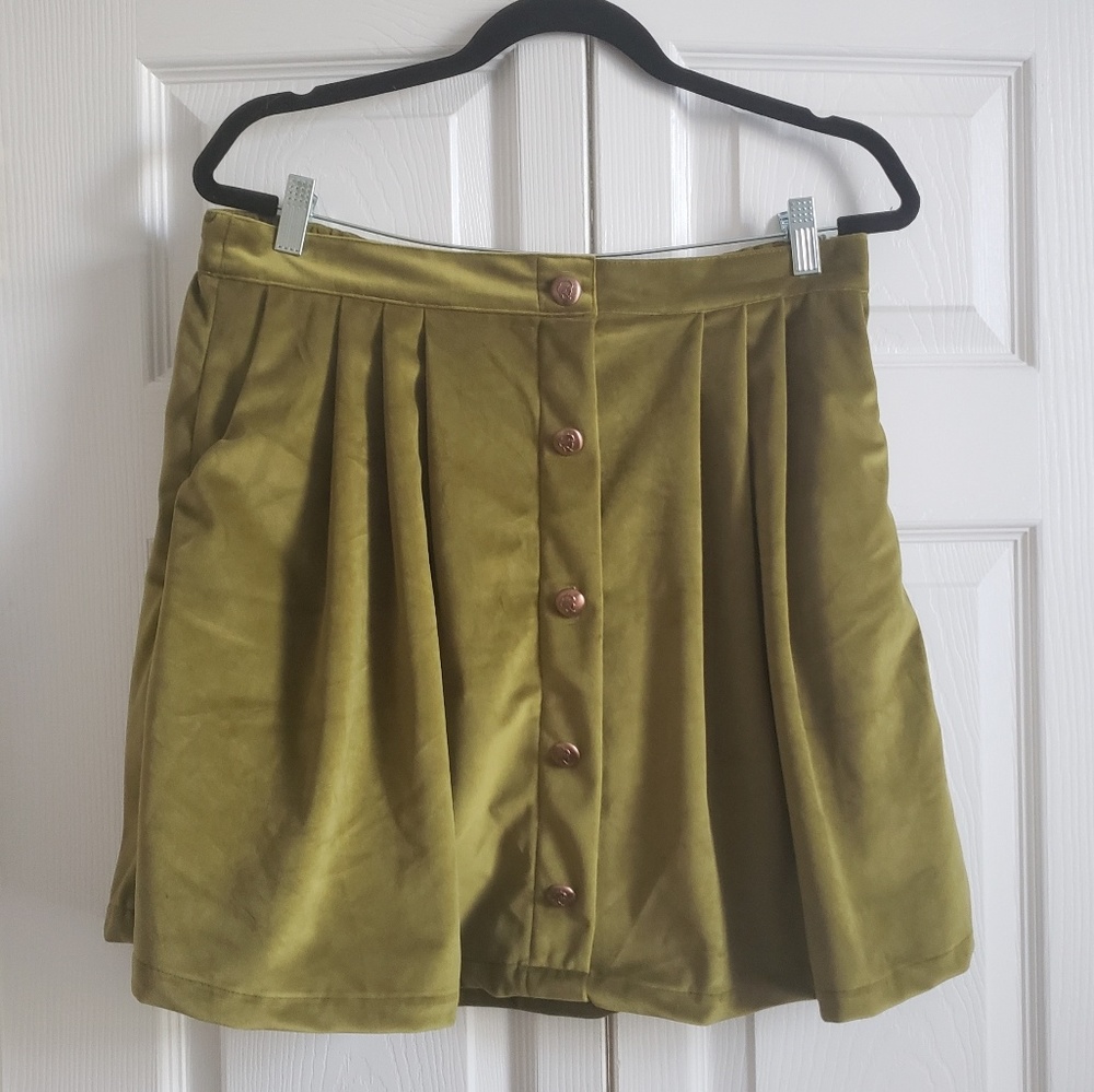 Tuesday Bassen green velvet Scout skirt